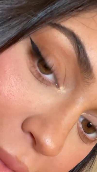 Closeup (Instagram Story 10/22/21)