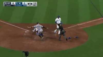 [Highlight] Judge called out on a close play at home