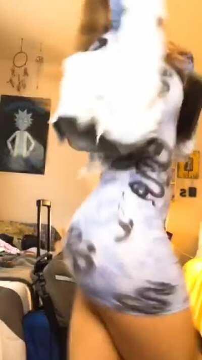 Tight dress thickness