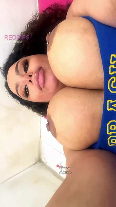 Big brown areolas and titties 🤎🤎