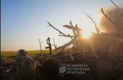 The 3rd assault brigade (ex-Azov) shared unexpected footage. The machine gun of the Russian soldier towards their trench