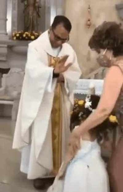 A high five won’t hurt anyone.