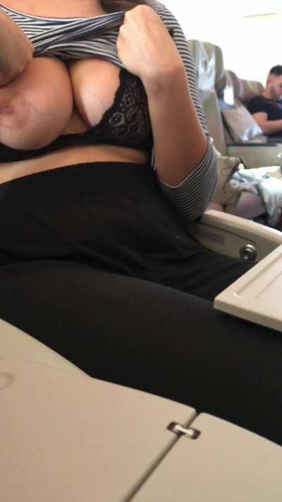 What are you waiting for to join my FREE FANSLY? Link bellow