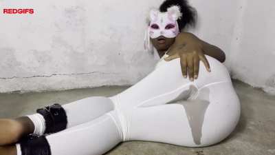 Soaked my white pants