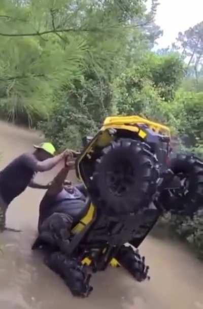 No-neck-man stuck in swamp