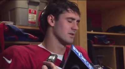 Giants reporter asks Daniel Jones wild questions
