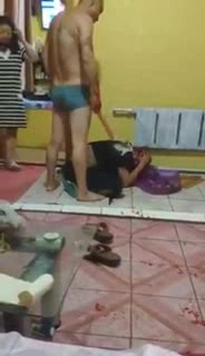 Here is the part 2 of the intruder who claim to be a police got beaten.