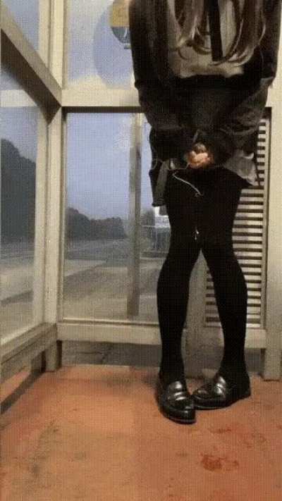 Slut bust a huge nut in the bus stop! 💦💦💦💦