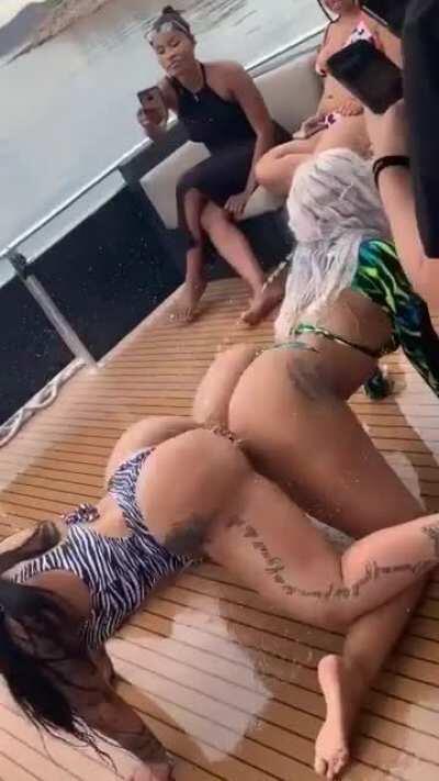 Battle of twerk part 1