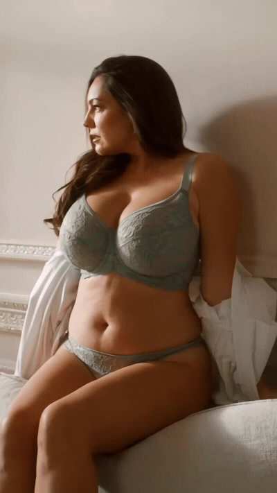 Kelly Brook