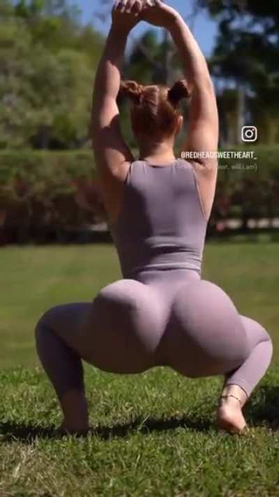 Bambi doe twerk 🍑