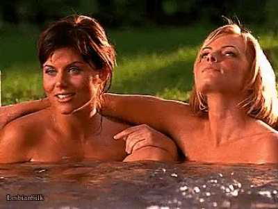 Tiffani Thiessen and Jaime Pressly