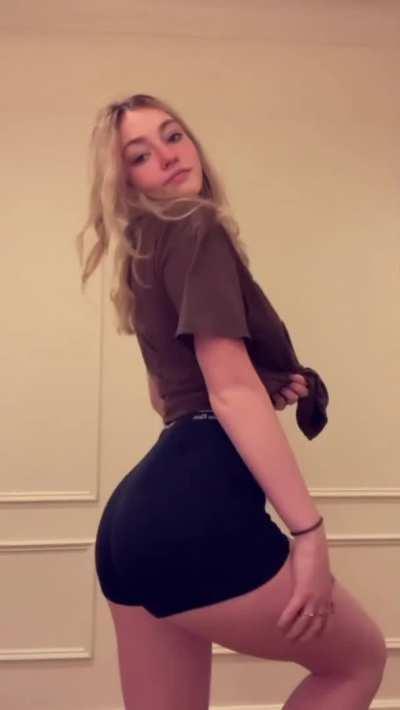 Who is she? GIF by jackx69