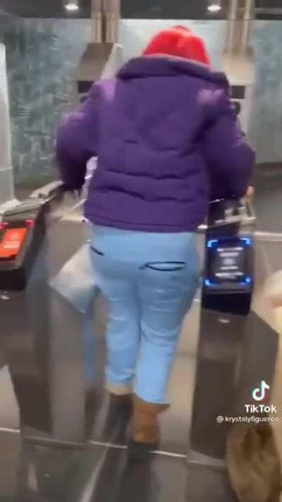 Когда сэкономленное на поездках тратишь на бургеры