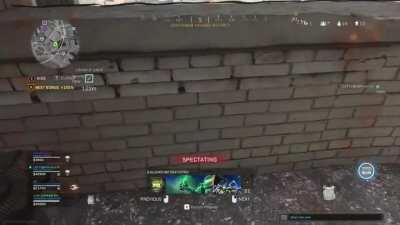 This dude gotta be aimboting right?