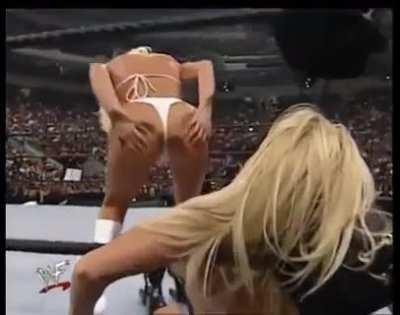 The Kat gives Terri Runnels the best stinkface ever 🔥