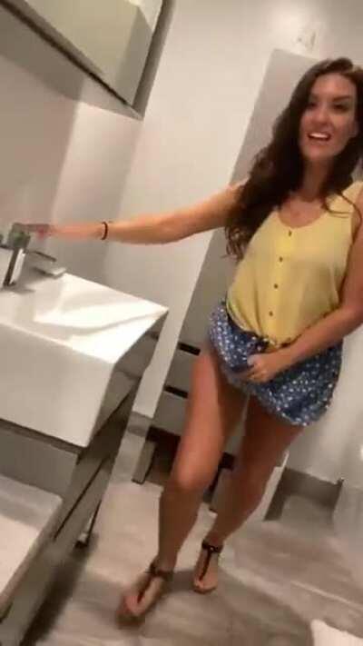 Vicky Ban (@vickybanxxtv)