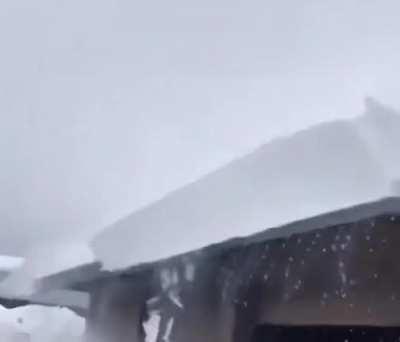 Look at how all the snow falls