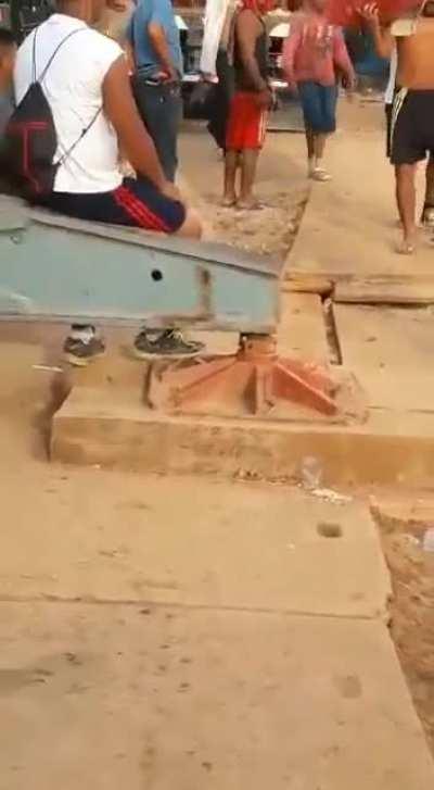 Best friends working together