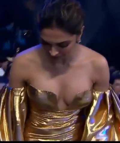 Juicy Boobies of Deepika Padukone