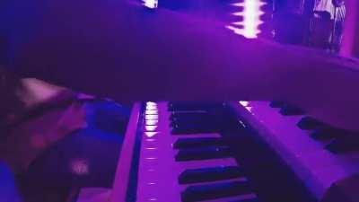 Incredible Cover of Everybody Wants To Rule The World