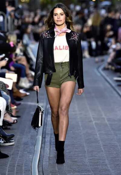 Should change her name to Hottie Reed