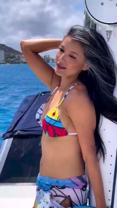 Kelly Hu