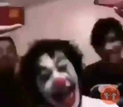 Coringa comunista 😳