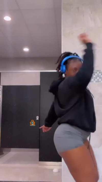 Everything in tact ✨🍑