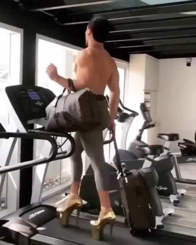 Akshan 💅 on her way to DESTROY 😩😉Vieghoe's mist chussy🥵