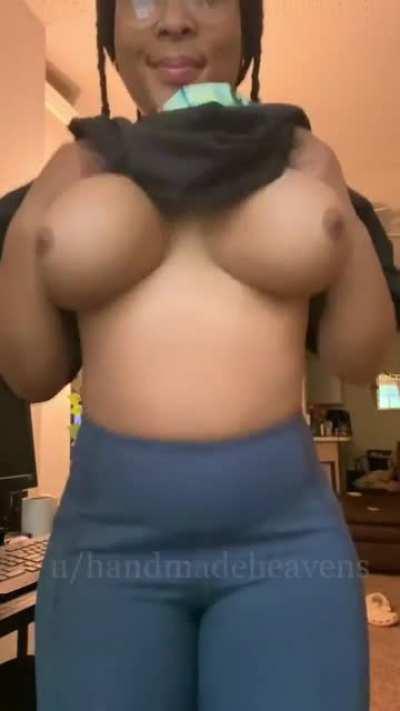 titty reveal!