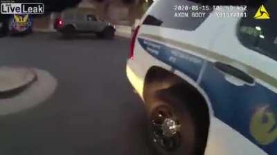 Jackass Tries Threatening a Cop With a Knife and Gets Shot