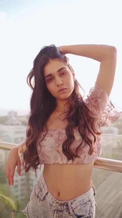 Radhika Seth’s moves so elegant🤩