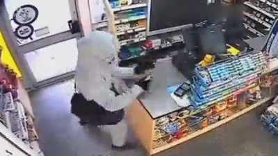 Teenager robbed a store, but failed