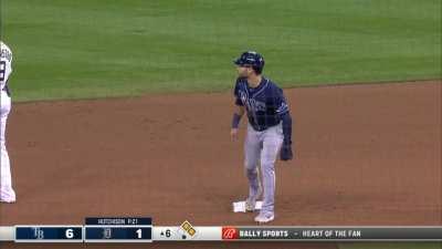 [Highlight] Akil Baddoo allows a lazy pop fly to drop right in front of him