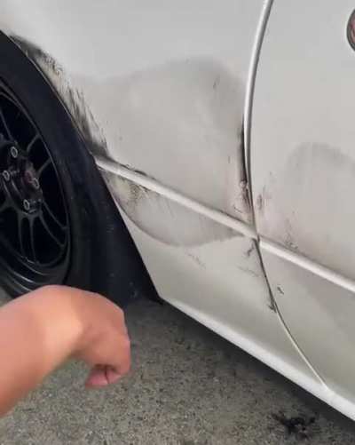 Woman does not want Man to call the Police after she hit his Car