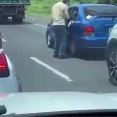 Si salgo en el vídeo del viejas se cancela el suicidio