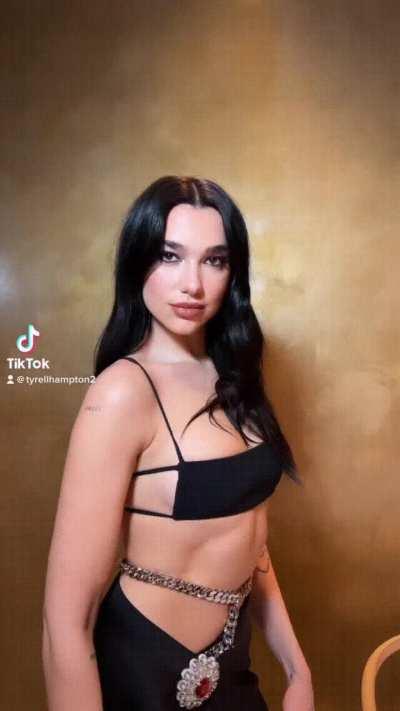 dua lipa be wearing outfits like this to events to seduce the biggest dicks on that event and have sex with thme that night