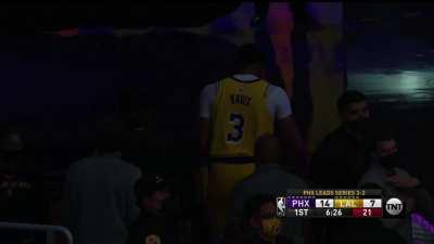 [Highlight] Anthony Davis limps to the locker room