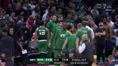 [Highlight] Jaylen Brown comes up short on the gamewinner and the Cavs take the win. They are now 7-1 and on a 6-game win streak