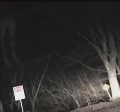 spoopy floating thing. also guy's yt got hacked or something