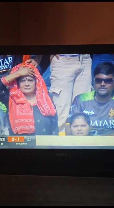 Aunty issa mood☠️