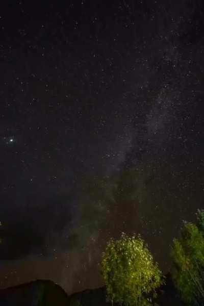 Timelapse of Milky way Galaxy. (Excuse the quality, still figuring out the best possible lossless export setting)