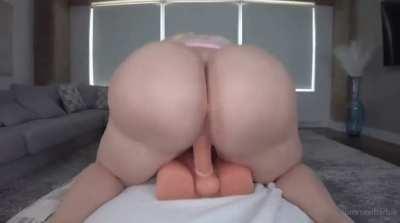 Must be exhausting to shake all that ass