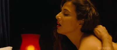 Vidya Balan Giving Us Hard Time 