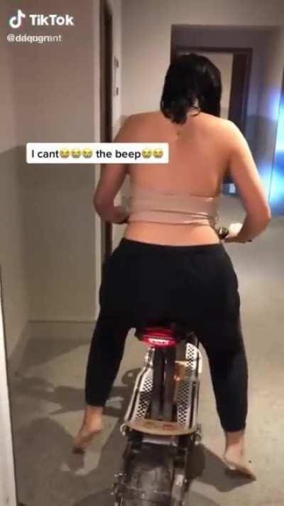 HMC As i try to test ride this e-scooter indoors