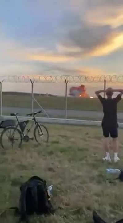 Jet flying straight into the ground