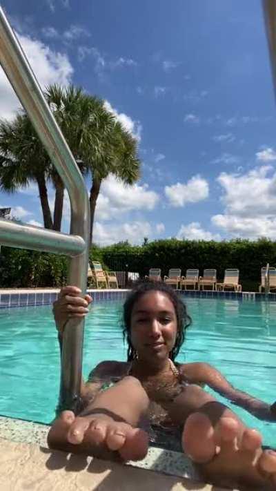 Just teasing the lifeguard 😏