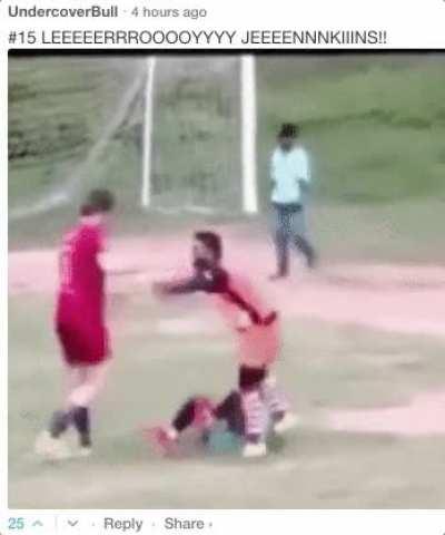 MRW my teammate is getting ganged up on and my ult is up