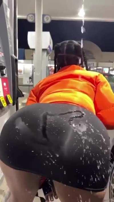 She Dropped This? Mizz Twerksum😍